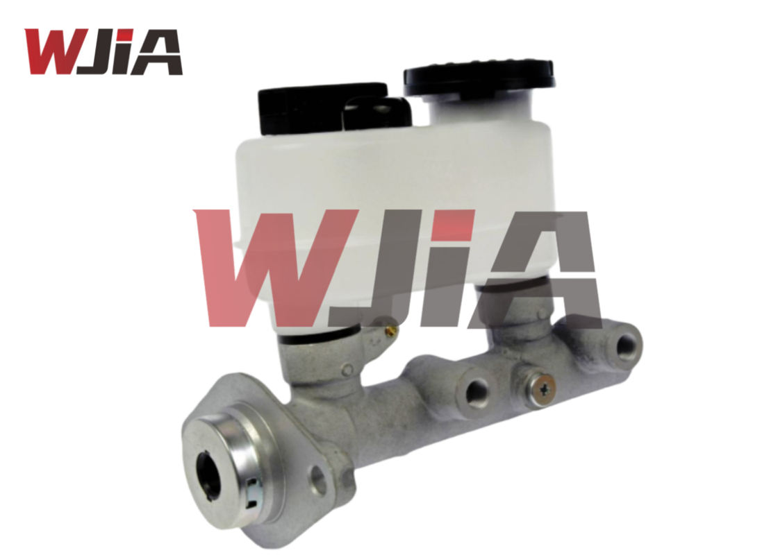 46010-01A00 46010-01A05 Brake Master Cylinder Replacement Parts For Nissan Hilux