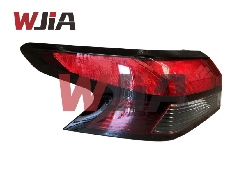 26555-5EE0A 26550-5EE0A Tail Light For Nissan Sunny Versa Almera 2024