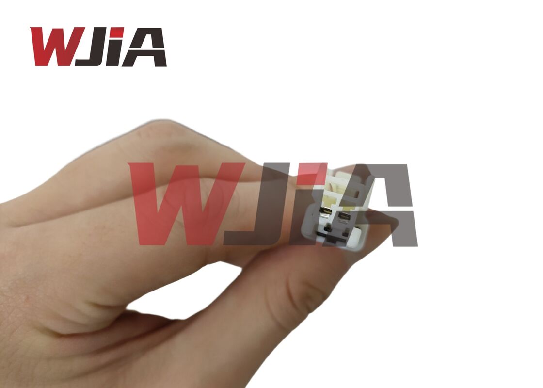 26550-7KA1A 26555-7KA1A LED Rear Bumper Middle Taillight Brake Through The Taillamp For Nissan PATROL Y63 2025