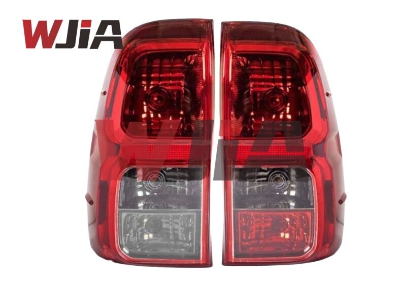 81551-0K260 81550-0K270  Tail Lamp Tail Light For Toyota Hilux Revo 20215