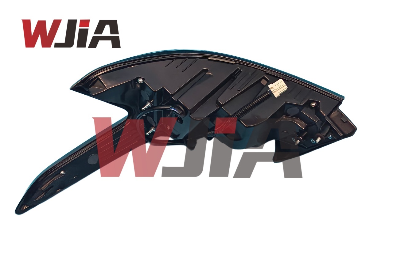 26550-9DJ0A 26555-9DJ0A  Rear Taillight Tail Lamp For Nissan Maxima S Sedan 2019 2020 2021