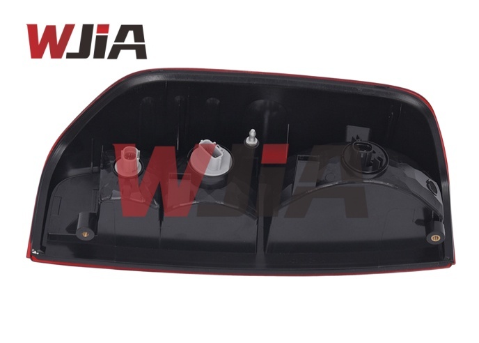 26550-EA825 26555-EA825 Tail Light LED For Nissan Frontier 2005-2010