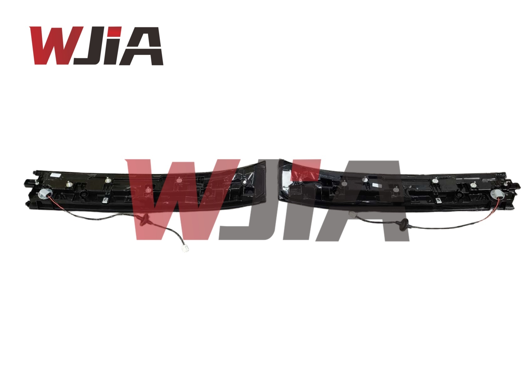 26550-7KA1A 26555-7KA1A LED Rear Bumper Middle Taillight Brake Through The Taillamp For Nissan PATROL Y63 2025