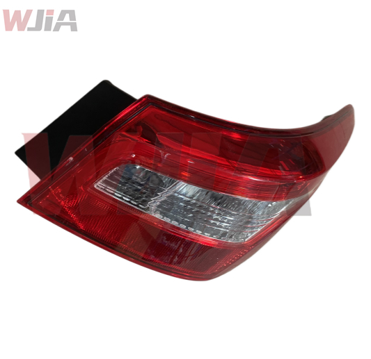 26554-5US0A Right Rear Tail Lamp Assembly Nissan Sylphy / Sentra B17